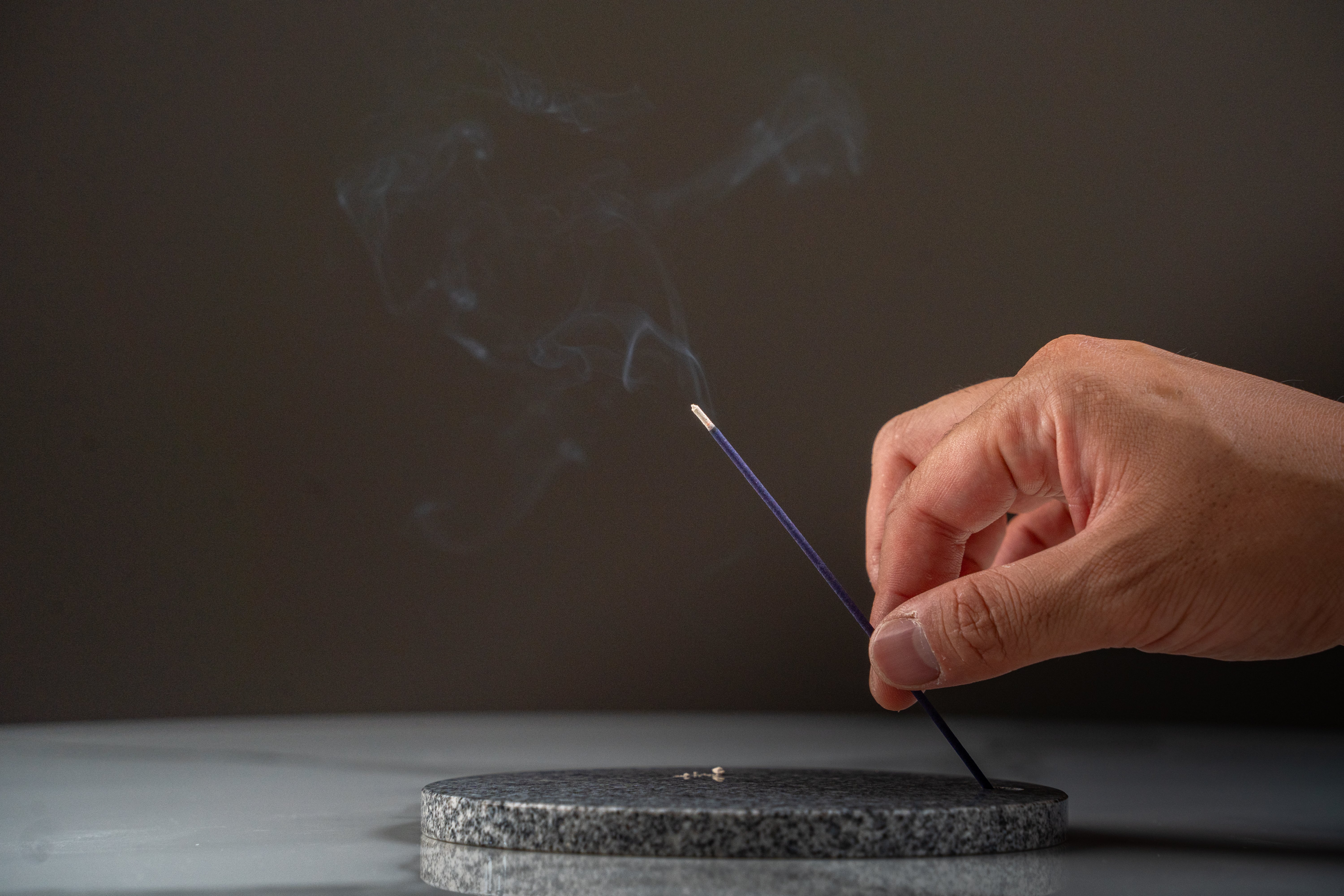 AJi Incense Holder – MIKAGELUX